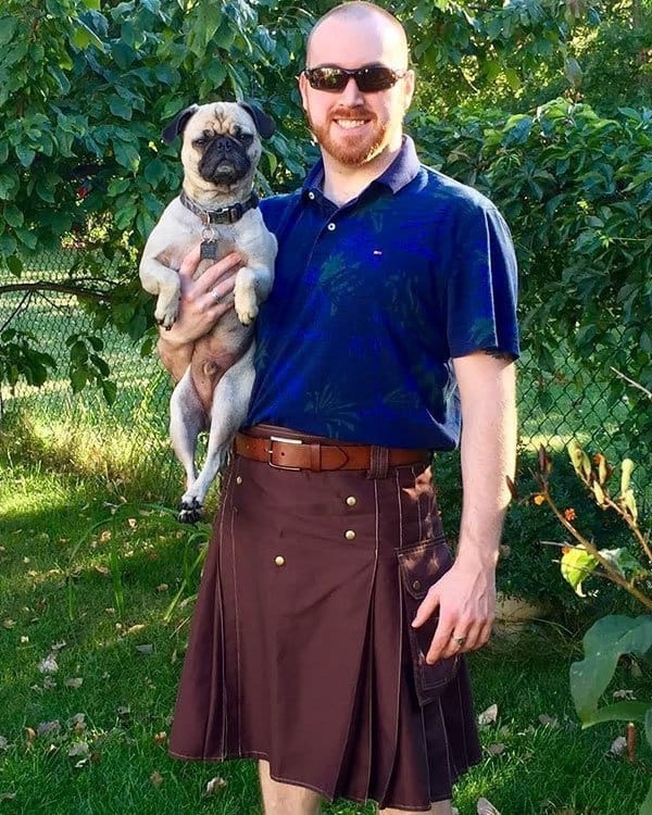Cargo kilt for Active Men-with-dog